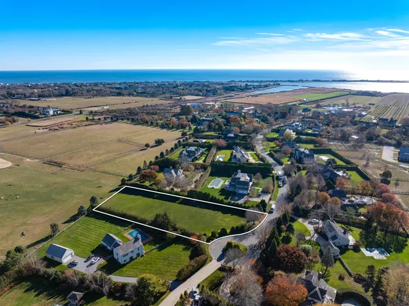 153 Summerfield Ln, Water Mill, NY 11976