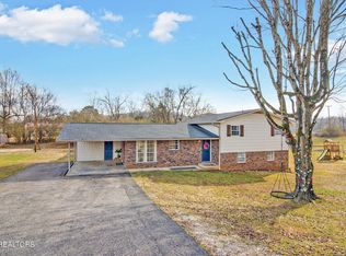 832 Swan Pond Circle Rd, Harriman, TN 37748