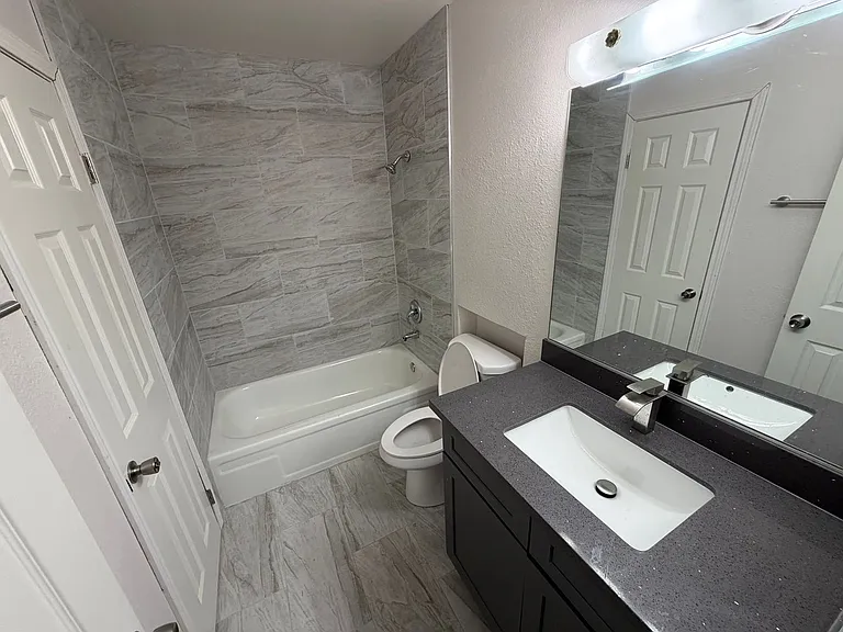 1215 Mews Ln — Photo 18