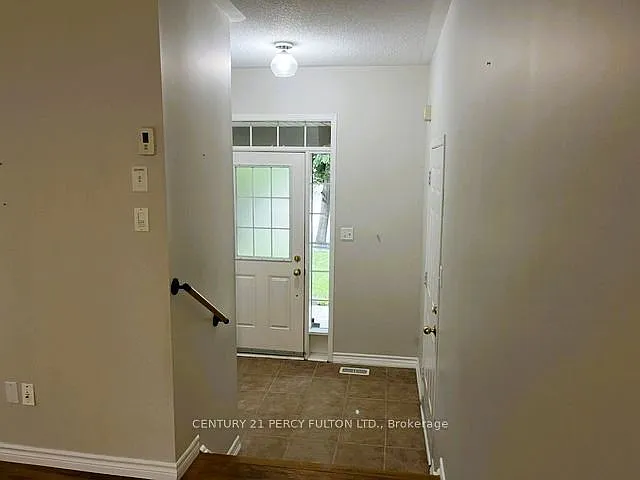 3 bed, $2,950 — Photo 3