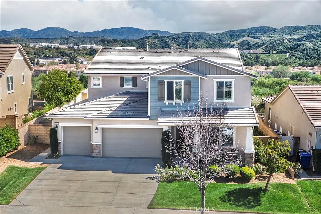 5 bed, 4.5 bath, 4232 sqft, $6,450 — Photo 1