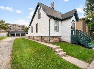 1616 N Warren Ave, Milwaukee, WI 53202
