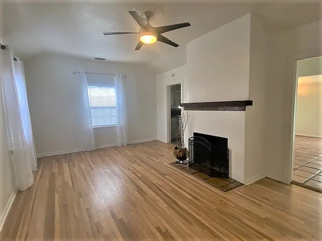 14832 Hartsook St — Photo 3