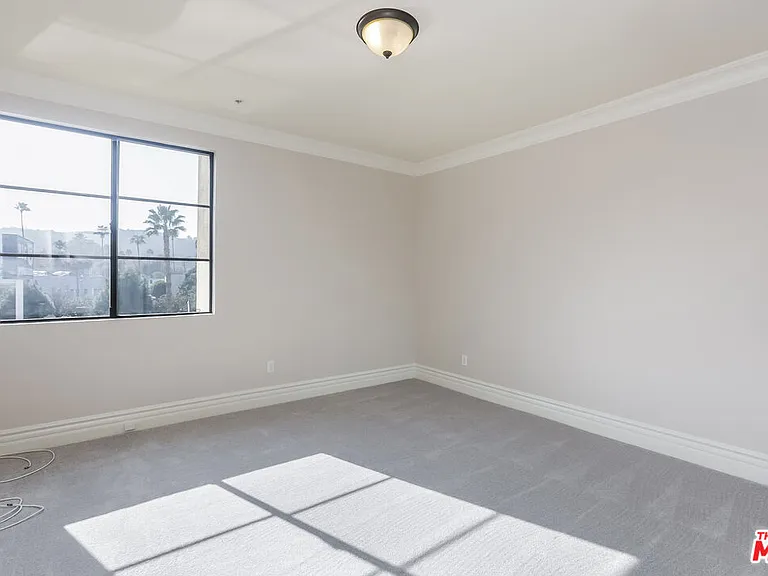 12026 Hoffman St #402 — Photo 29