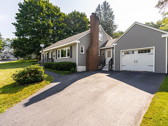 2nd image of 31 Deer Hill Avenue