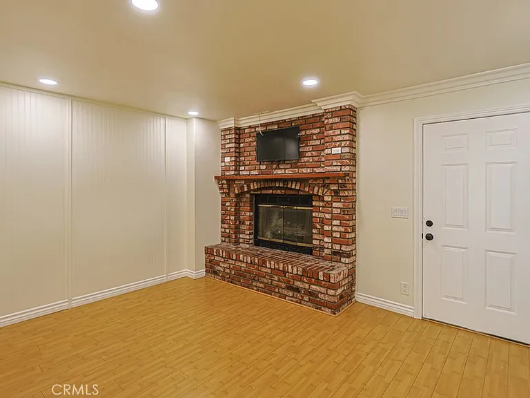 11851 Wisteria Ave — Photo 23