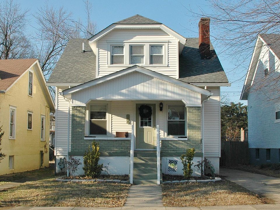 1st image of 635 Ervay Ave