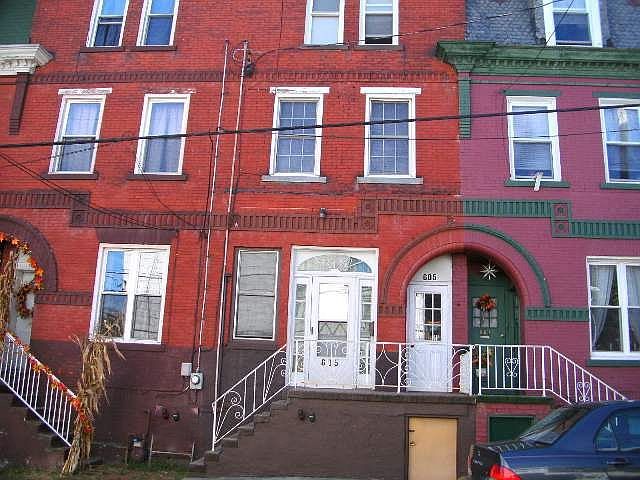 2nd image of 605 W Norwegian St