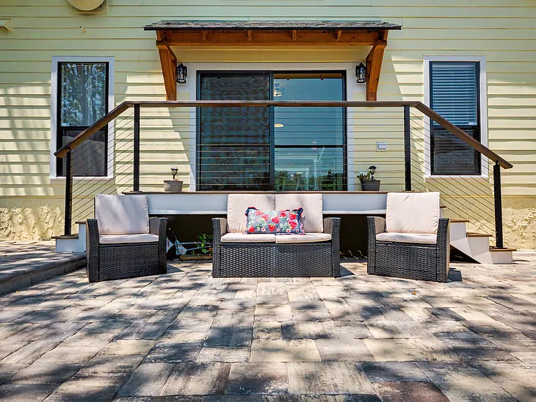 4487 Carolyn Cove Ln S — Photo 12