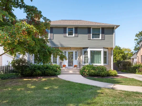 626 N President St, Wheaton, IL 60187