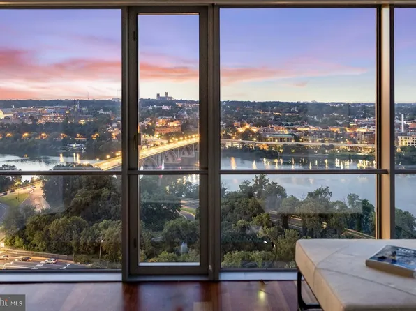 1111 19th St N APT 2401, Arlington, VA 22209