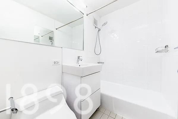 Rented by A&E Real Estate Management | media 7