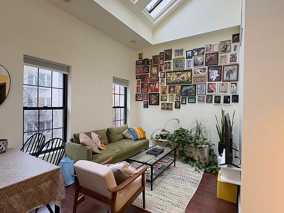 3rd image of 48 Mac Dougal St #3