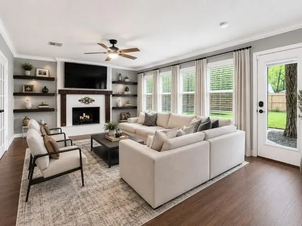 5 N Deerfoot Cir, Spring, TX 77380