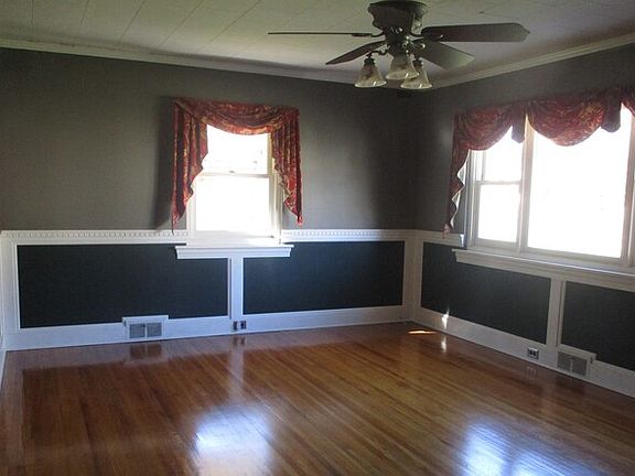 3rd image of 122 Trantham St SW