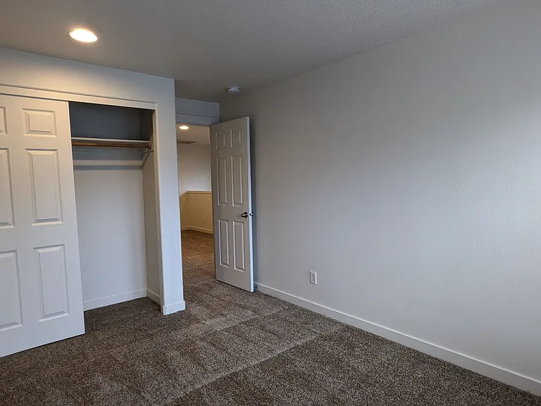 Halsey East Townhomes — Photo 86