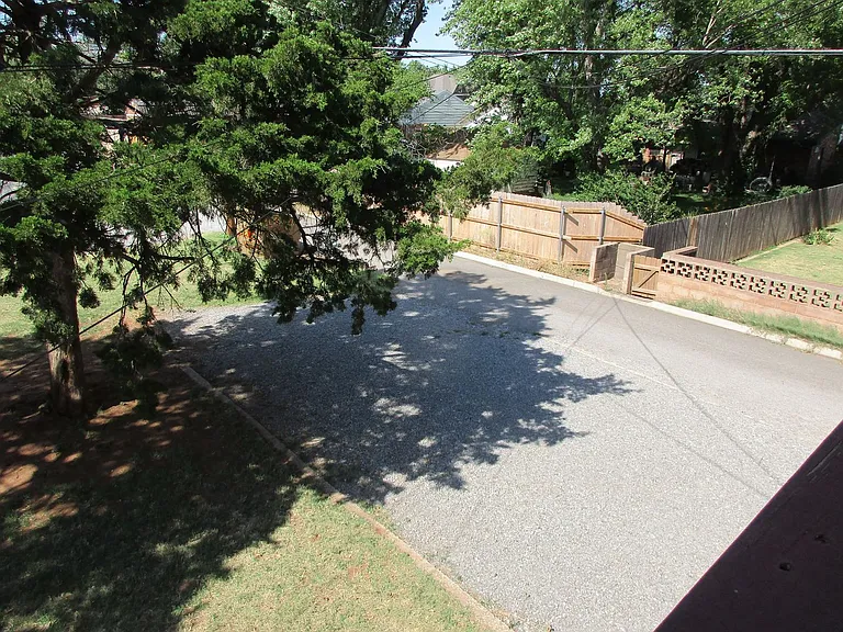 309 1/2 E Oklahoma Ave — Photo 16