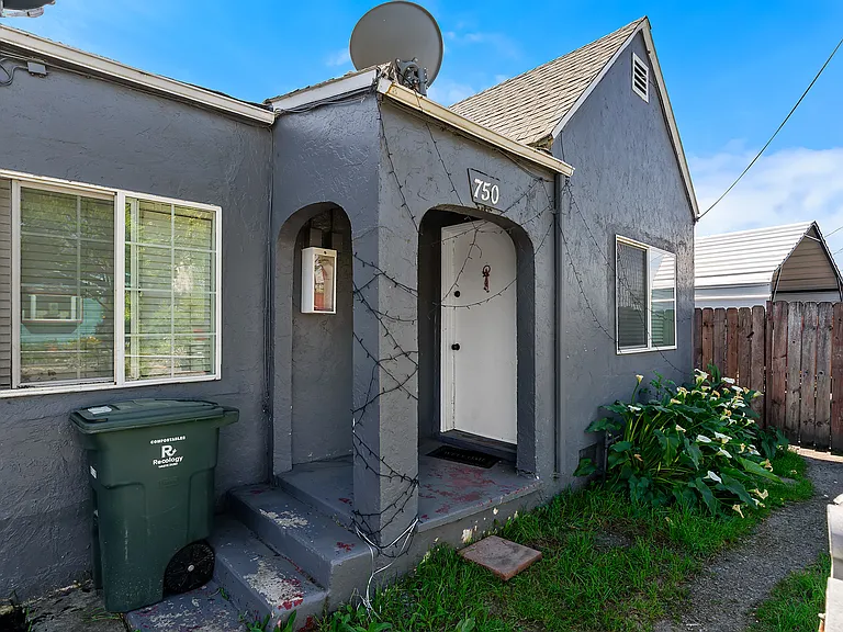 1205 Grand Ave — Photo 13