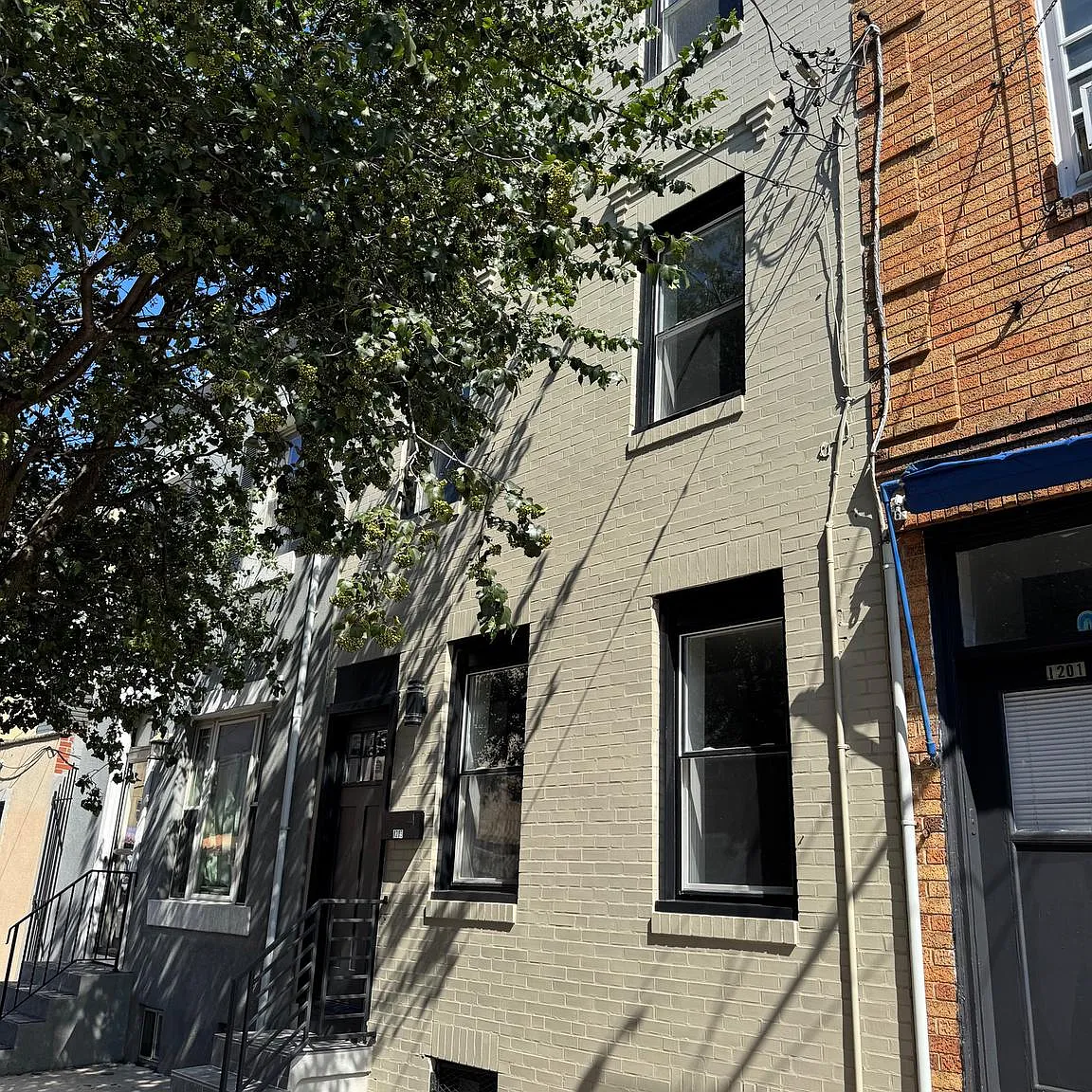 3 bed, 4.0 bath, 2125 sqft, $3,500 — Photo 3