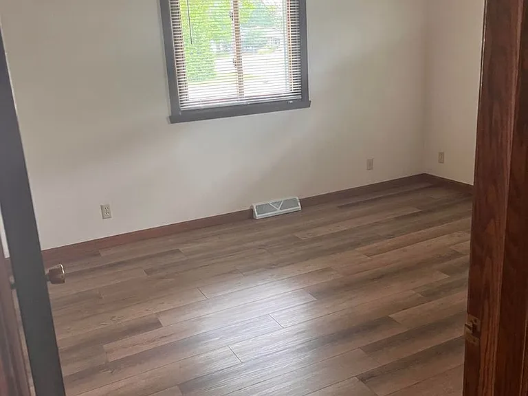 218-220 Lyndhurst Dr — Photo 6