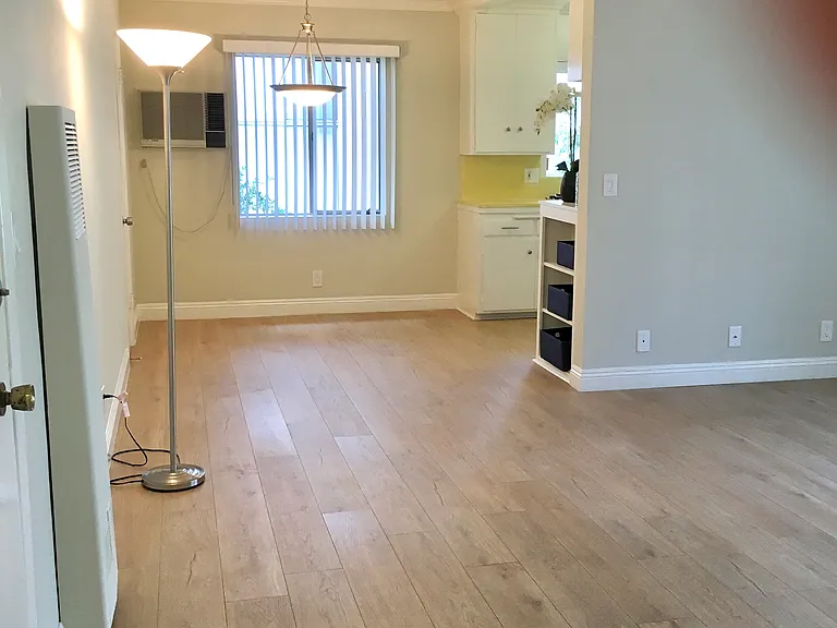 122 N Wetherly Dr — Photo 5