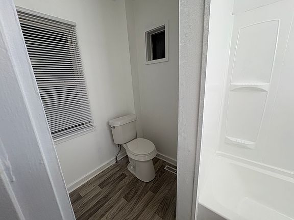 4th image of 1323 Bridge St
