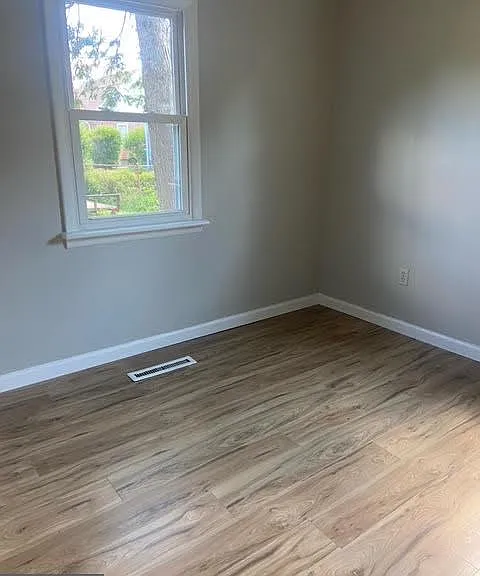 4908 Delbrook Rd — Photo 6