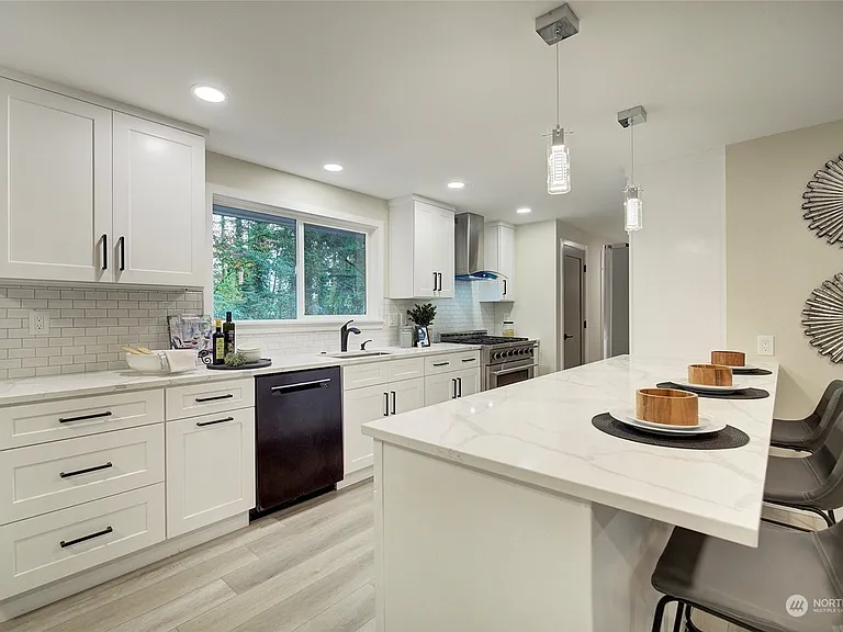 22803 SE 21st St — Photo 11