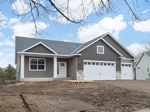 3rd image of 832 Forest Edge Dr