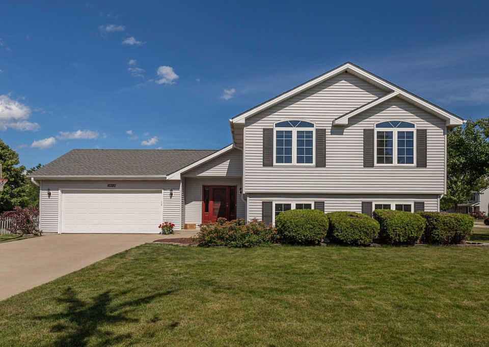 1st image of 10380 S Oriole Ln