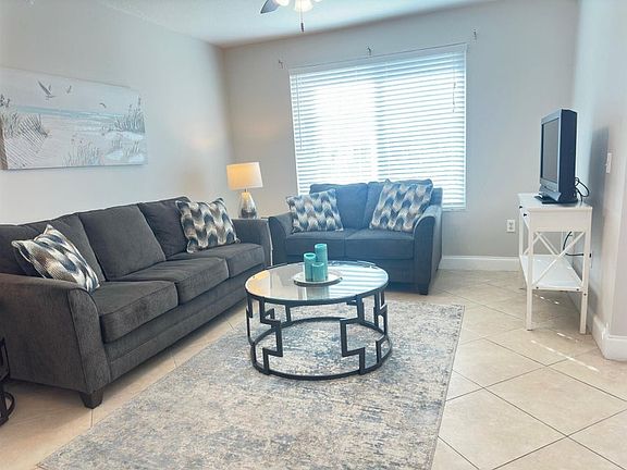 4th image of 508 Villa Cir