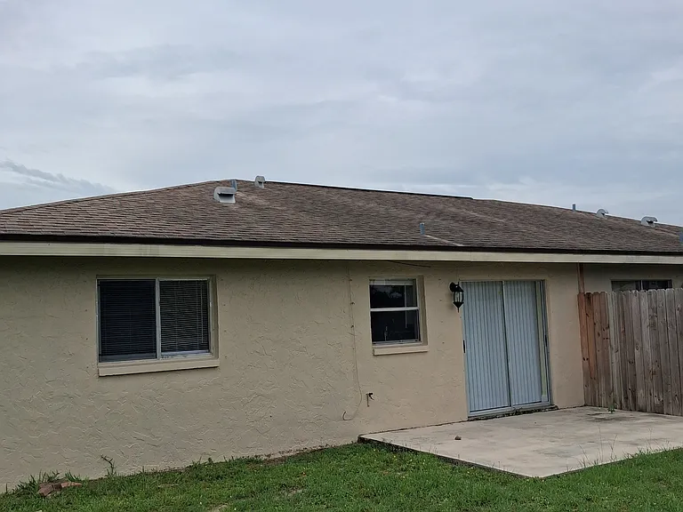 913 SE 14th Ter #915 — Photo 17