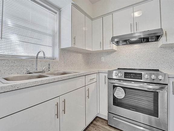 4th image of 5300 Hollywood Blvd APT 4
