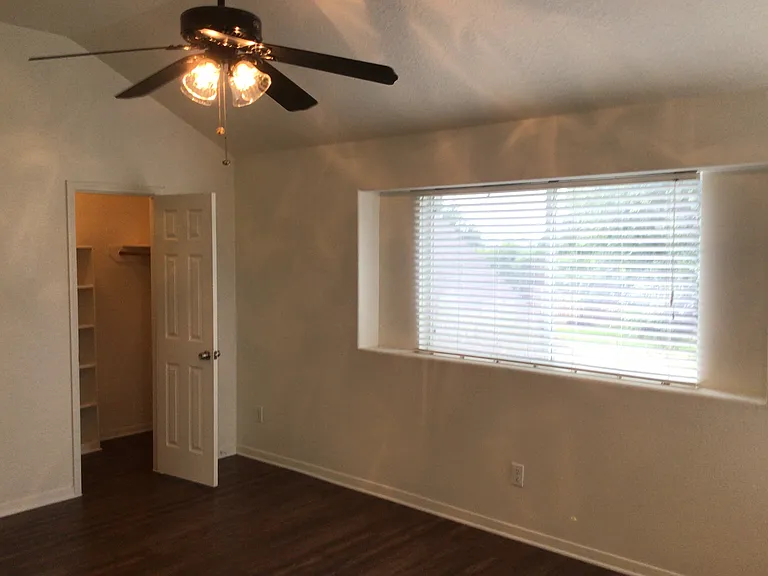 24319 Ayscough Ln — Photo 12