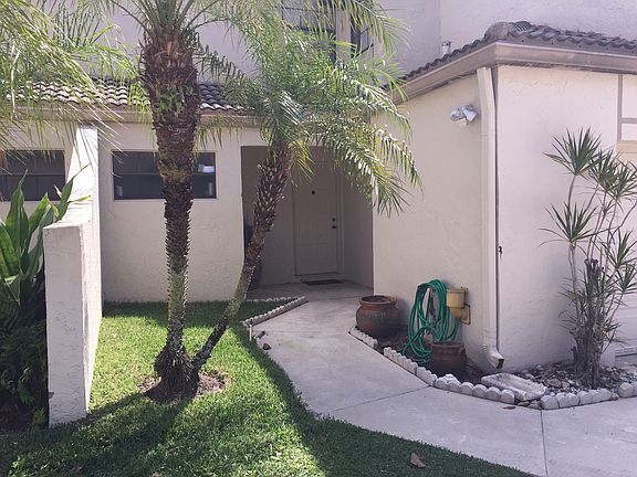 3rd image of 1673 Cypress Pointe Dr #4A