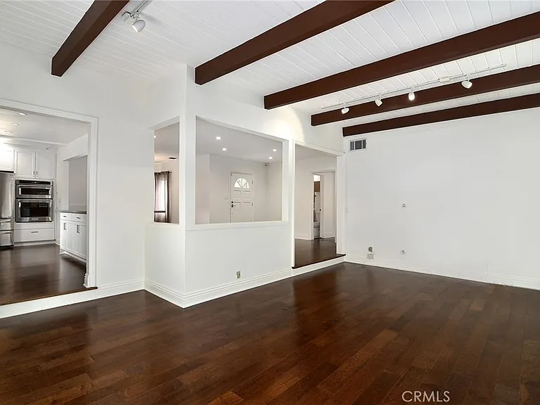 5352 Geyser Ave — Photo 5