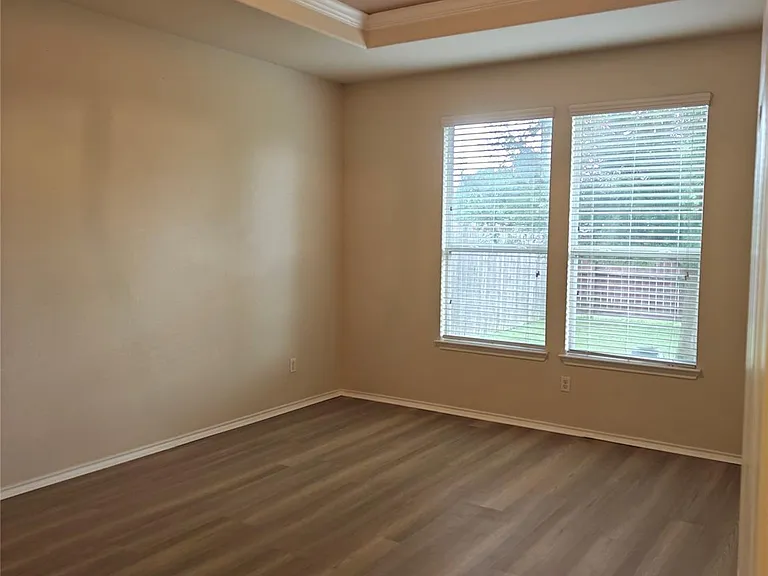 5610 Hopkins Dr — Photo 10