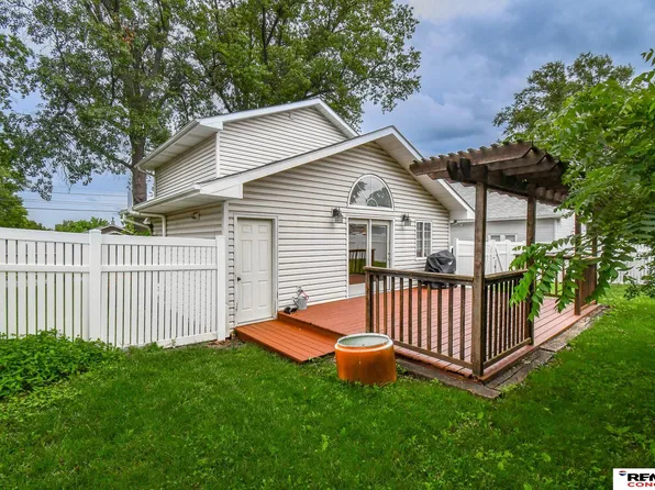 5139 Orchard St, Lincoln, NE 68504