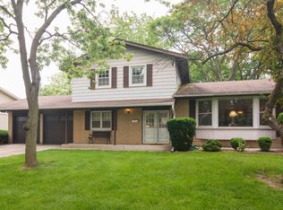 50 N Wilke Rd, Palatine, IL 60074