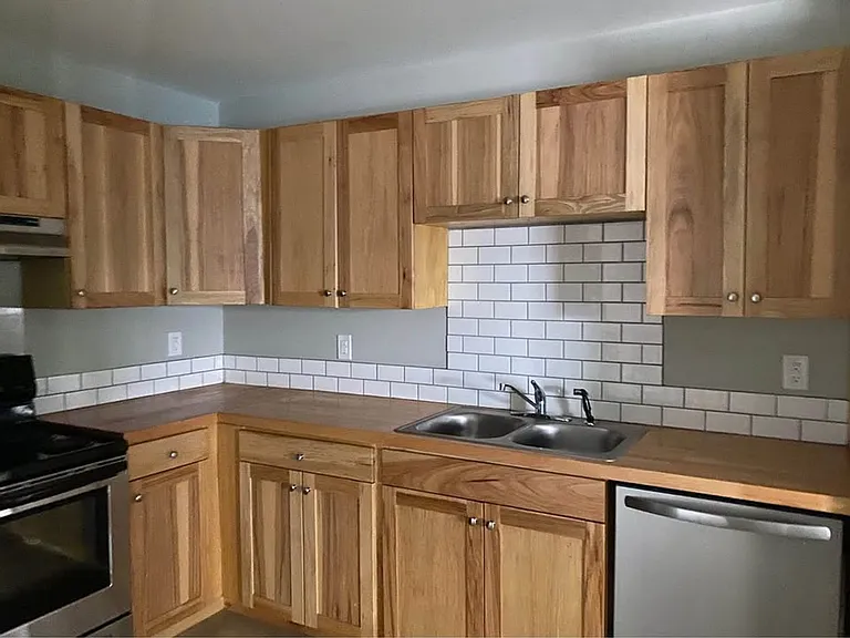 1111 Crawford St — Photo 3