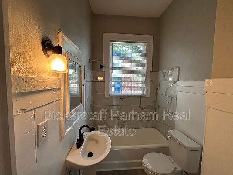 1261 Cedar Ave — Photo 12