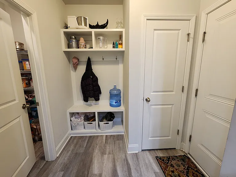 704 Riley Ln — Photo 5