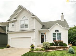 13869 S Mullen Ct, Olathe, KS 66062