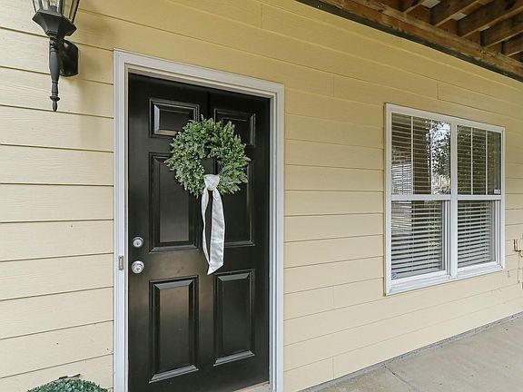 2nd image of 336 Kinellan Ln