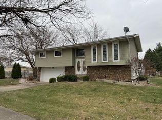 2051 W 97th Pl, Crown Point, IN 46307