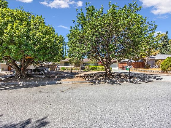4th image of 1739 N Alessandro Rd