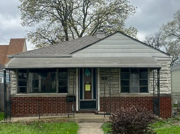 132 Geneva Ave, Bellwood, IL 60104