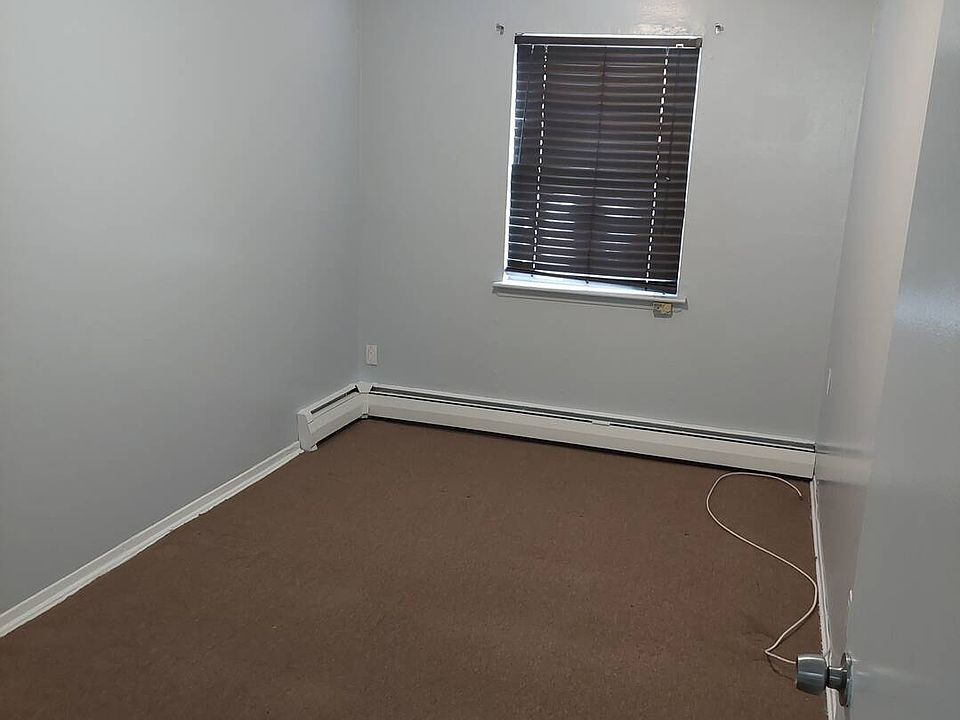 2nd image of 20 Paerdegat St