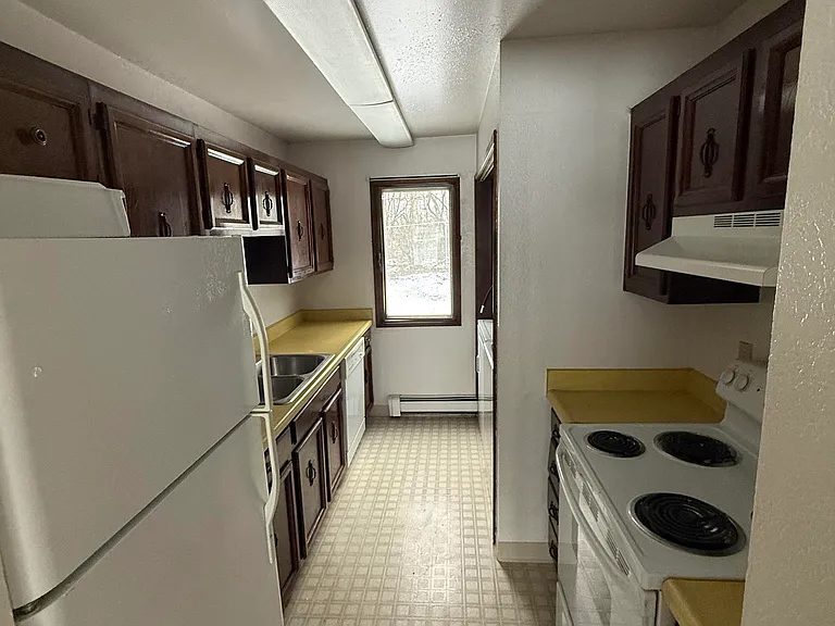 1654 Juneau Dr #D — Photo 6