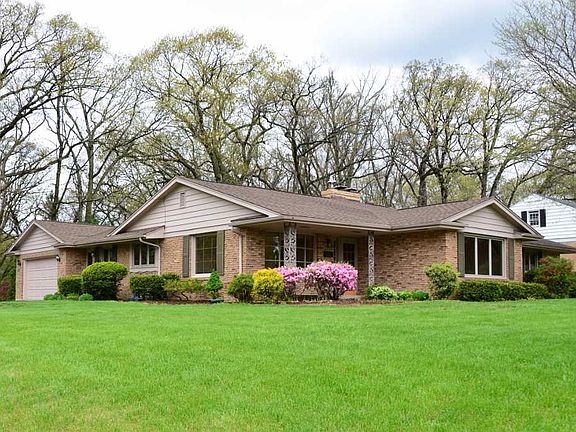 2nd image of 804 Coolidge Pl